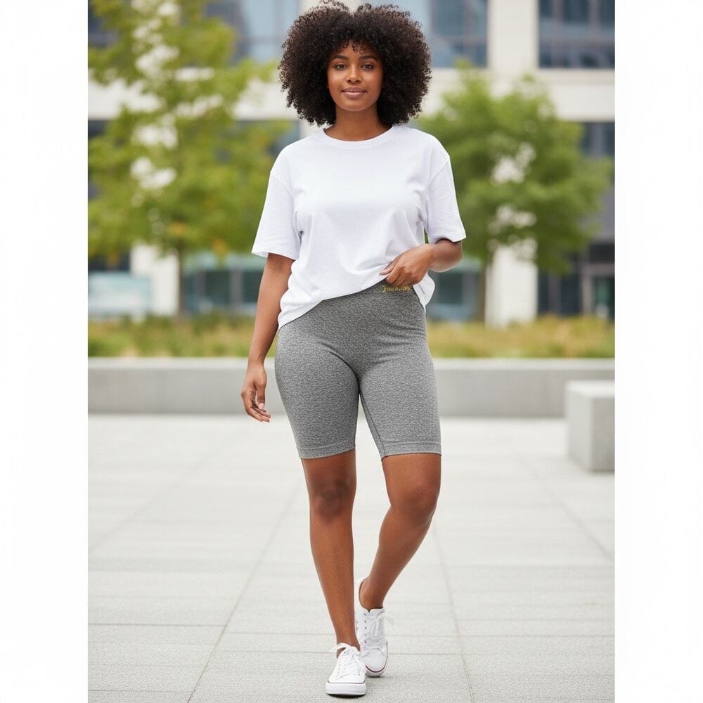 Juicy Couture Intimates Women's Plus Gray Seamless Light Shaping Bike Shorts- 1X